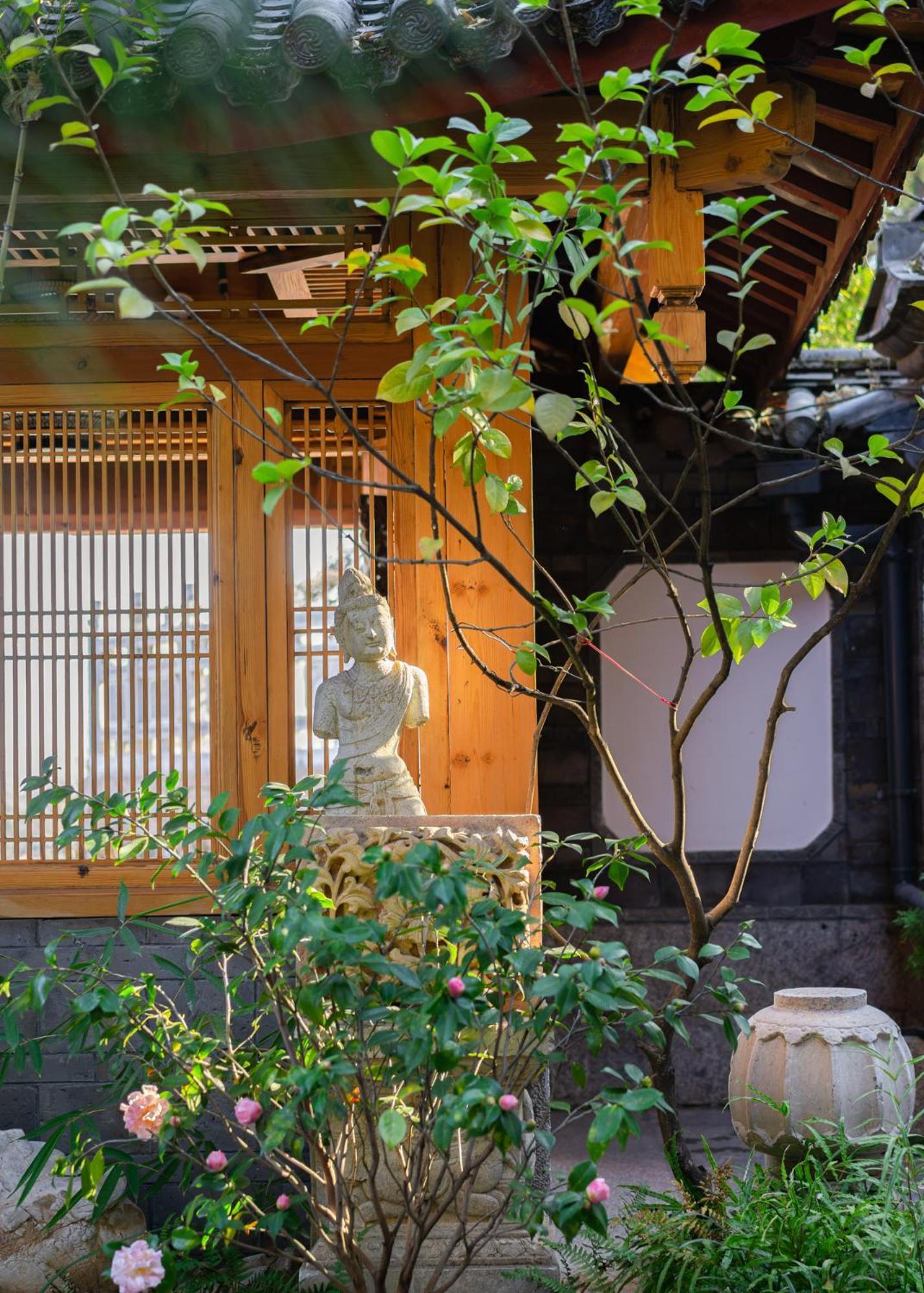 Lijiang Zen Garden Hotel Exterior photo